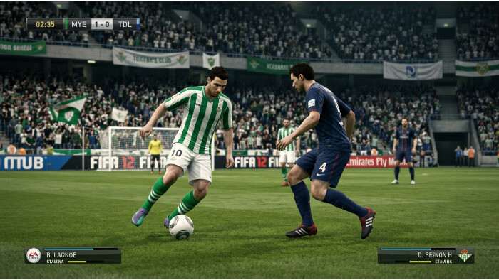 FIFA 12 thumbnail met voetbalspeler op het veld, passend bij Personality+ en het tragere opbouwtempo