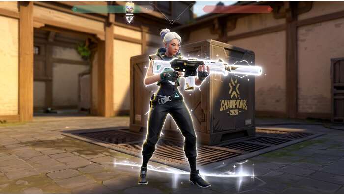 Valorant featured thumbnail met een wapen-skin die van kleur verandert op basis van je score
